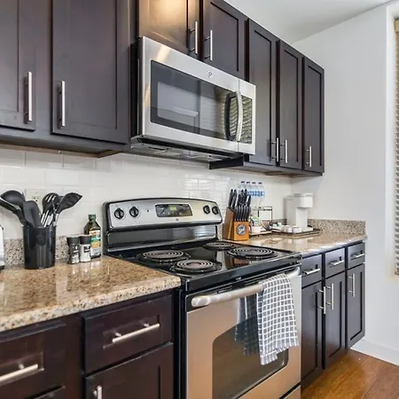 Sleek Apt In Historic Dt Macon Exterior photo