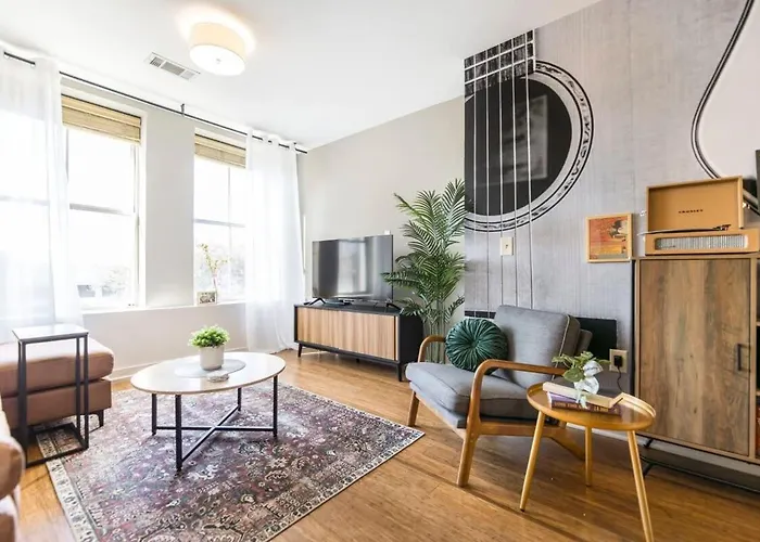 Sleek Apt In Historic Dt Macon