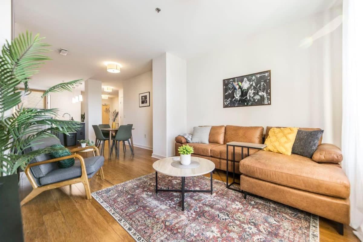 Apartment Sleek In Historic Dt