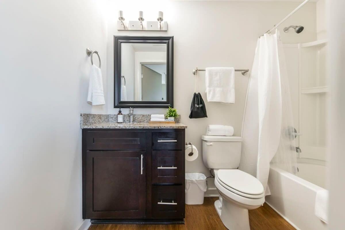 Sleek In Historic Dt Apartment Macon